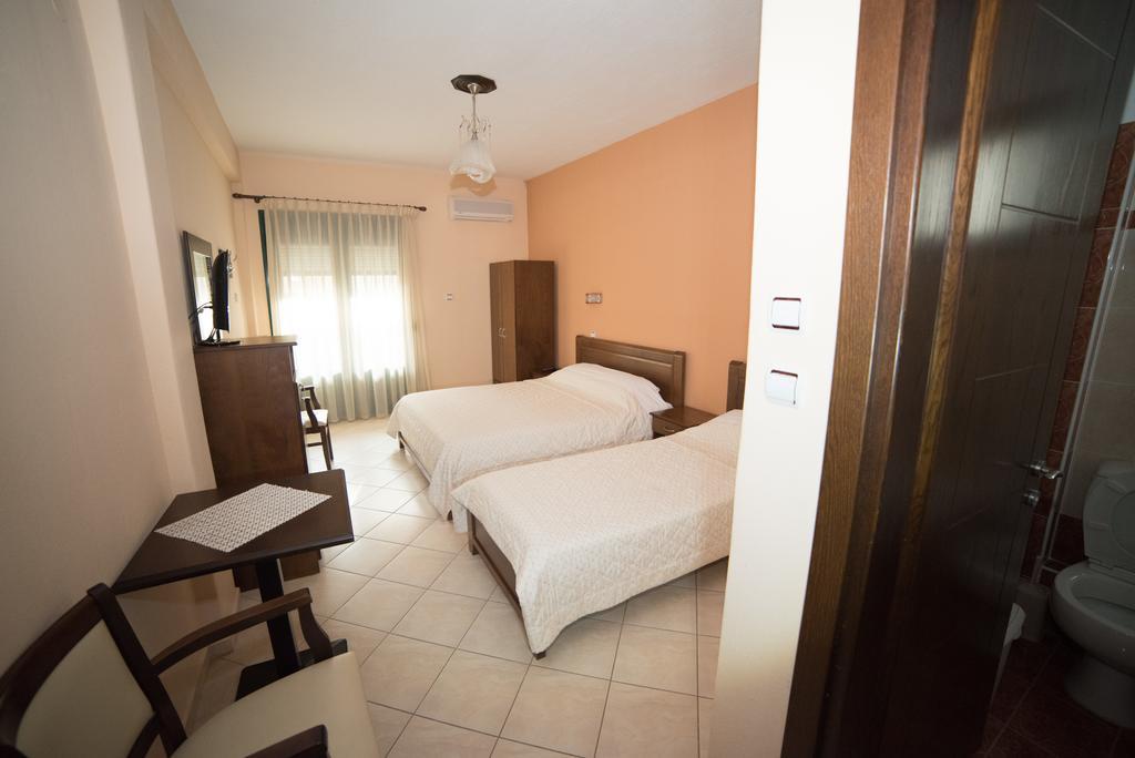 Hotel Galaxias Loutraki  Exterior photo